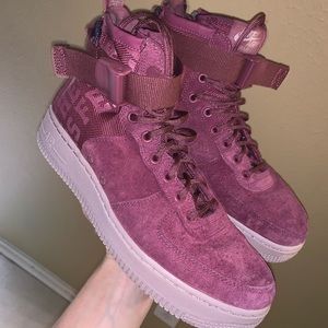 Wmns SF Air Force 1 Mid 'Force Is Female'